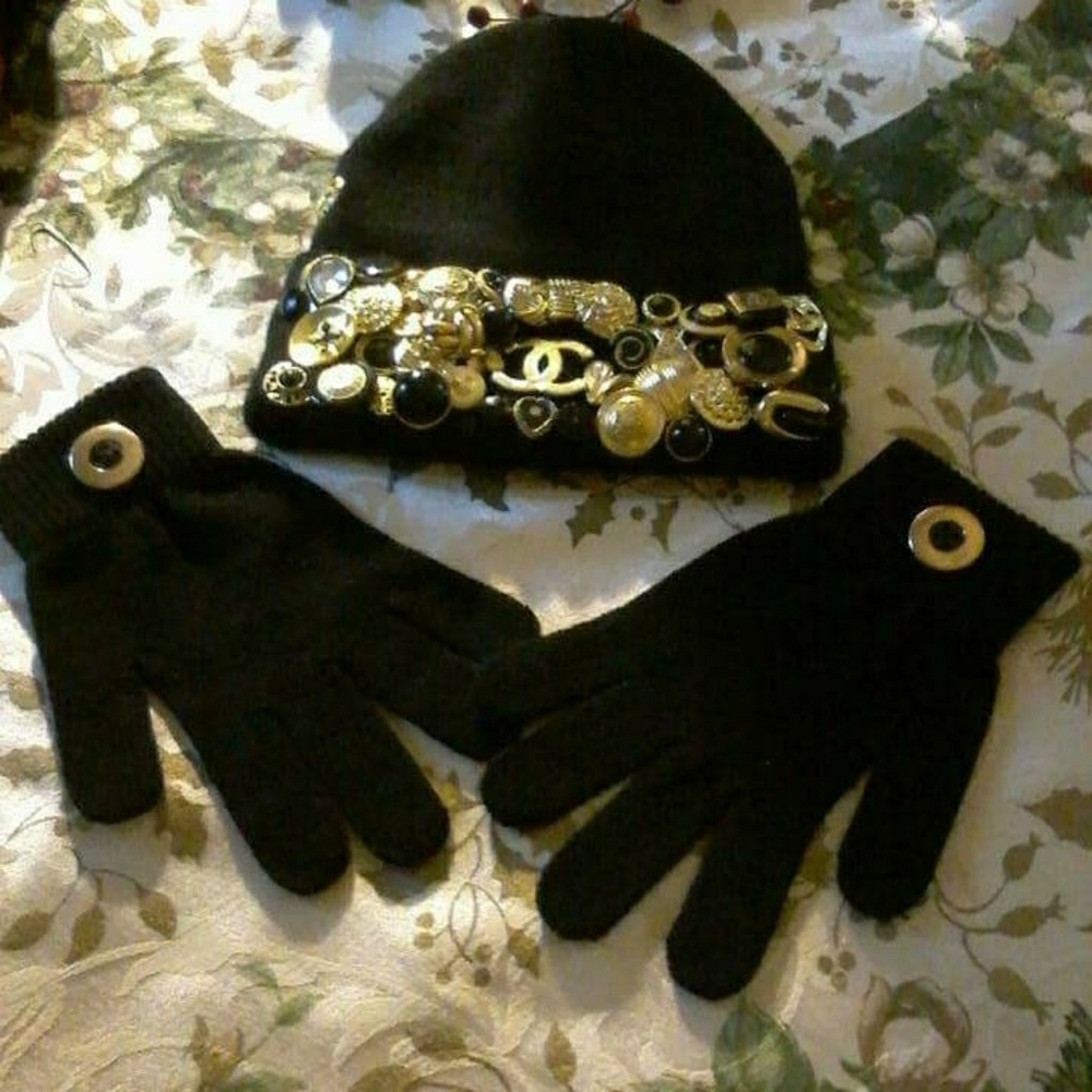 Custom button hat and glove set
